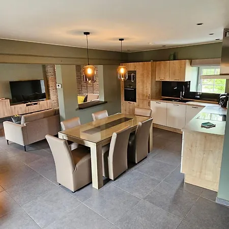 Hoeve De Brieser Bed & Breakfast Heers