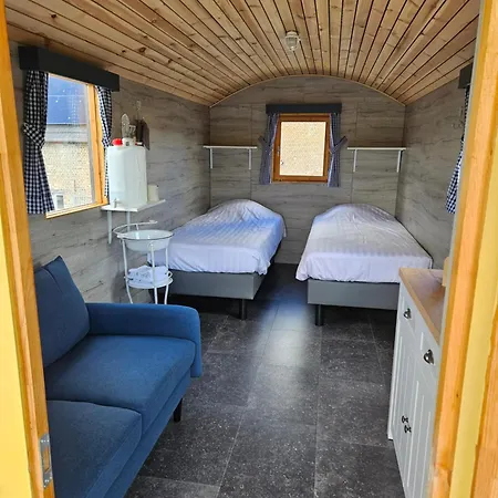 Hoeve De Brieser Bed & Breakfast 4*